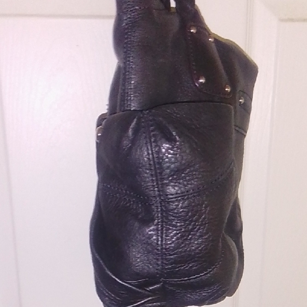 B. Makowsky Black Leather Shoulder Bag - Picture 3 of 10